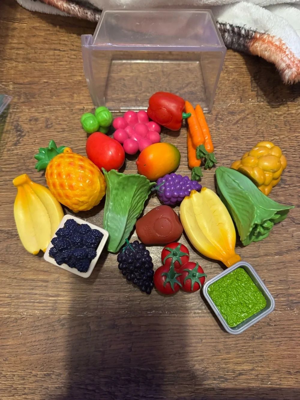 American Girl, Our Generation & Journey Girls fruit & Veggies misc play food